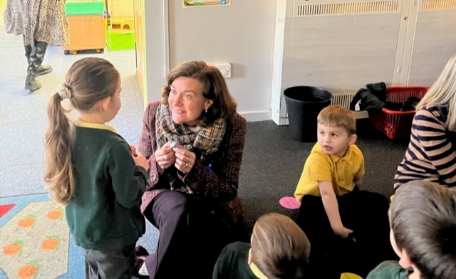 The First Minister meeting the pupils from the different classes in Afon Y Felin Primary School