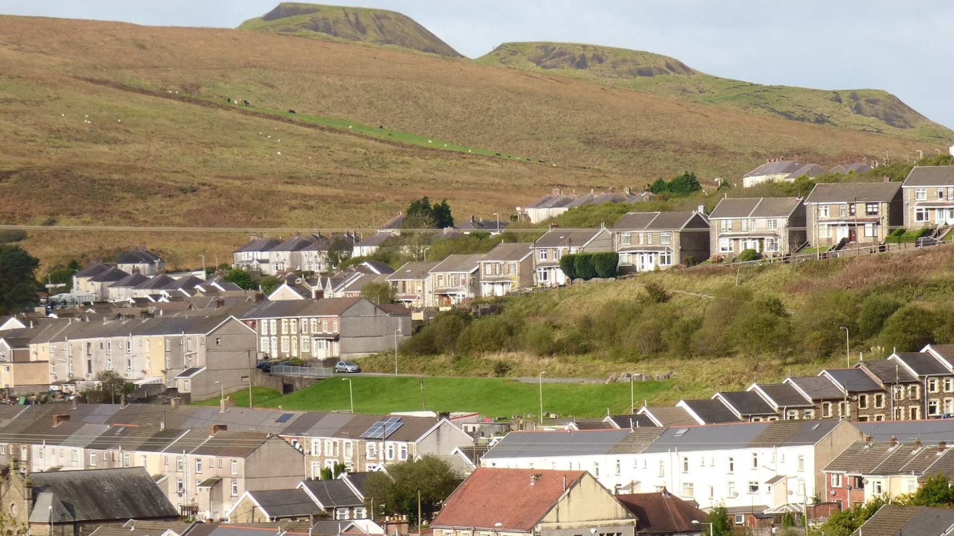 Houses in Caerau